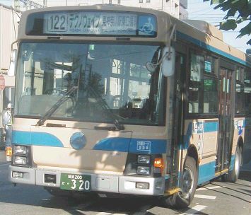 �n�}�̎s�o�X